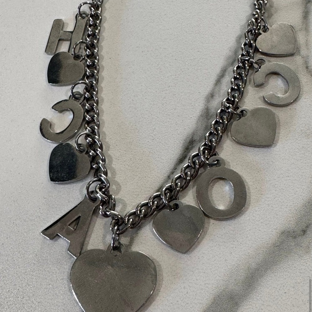 Stop posting & buying these, especially the blue keychain 😒 ❤️ FYI ! - Picture 3 of 6
